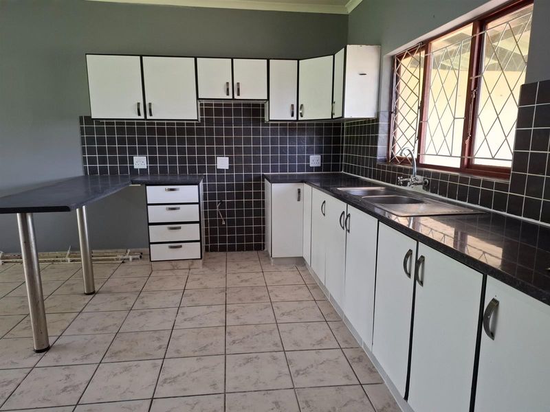 Shared property To Rent in Port Edward, KwaZulu Natal - Photo 5