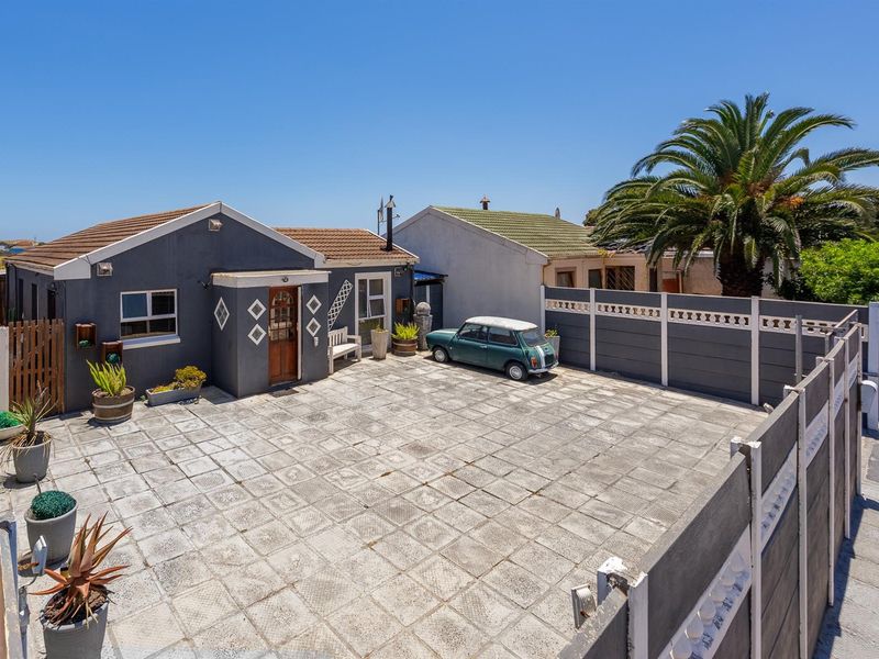 House For Sale in Eersterivier - Photo 2