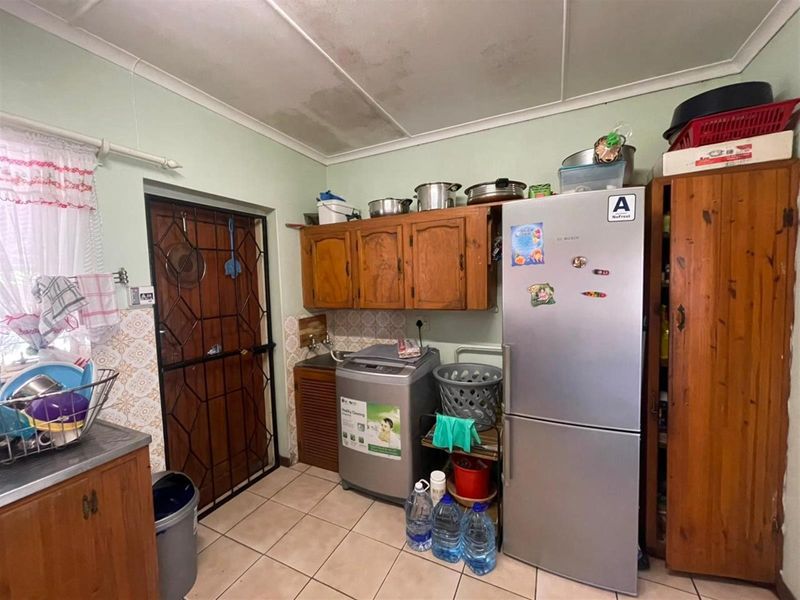 Well-Kept 3 Bedroom Family Home with Two Income-Generating Flats In Cambridge - Photo 9