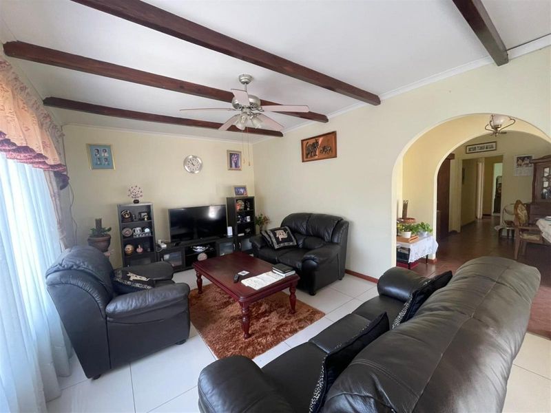 Well-Kept 3 Bedroom Family Home with Two Income-Generating Flats In Cambridge - Photo 7