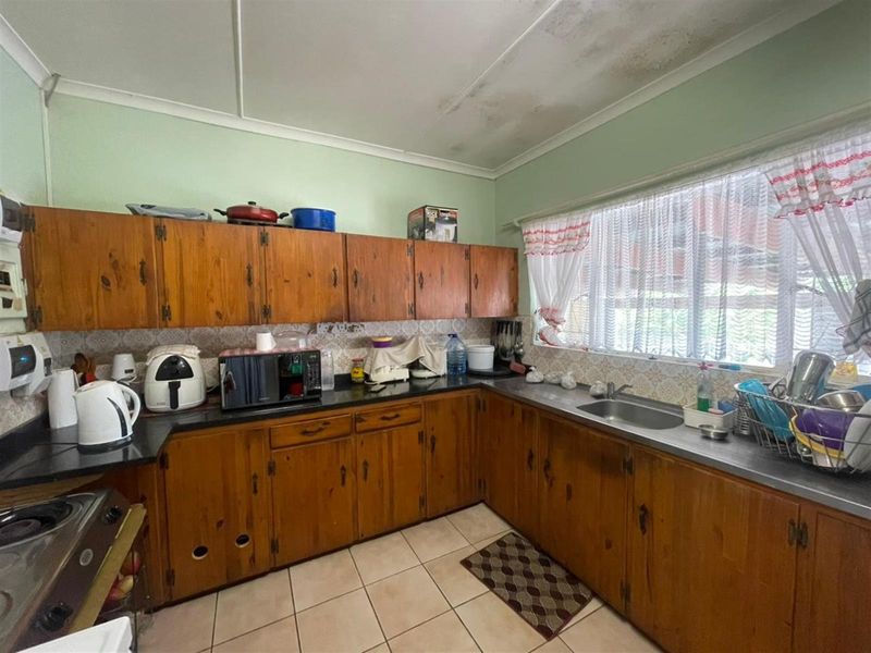 Well-Kept 3 Bedroom Family Home with Two Income-Generating Flats In Cambridge - Photo 10