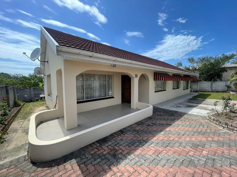 Well-Kept 3 Bedroom Family Home with Two Income-Generating Flats In Cambridge - Photo 2