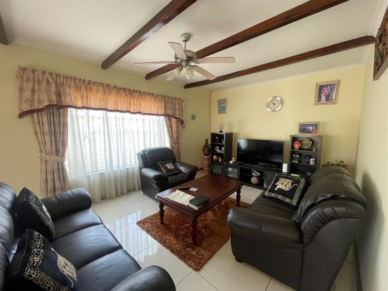 Well-Kept 3 Bedroom Family Home with Two Income-Generating Flats In Cambridge - Photo 6