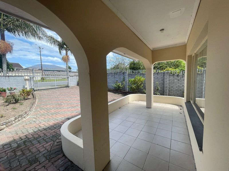 Well-Kept 3 Bedroom Family Home with Two Income-Generating Flats In Cambridge - Photo 3