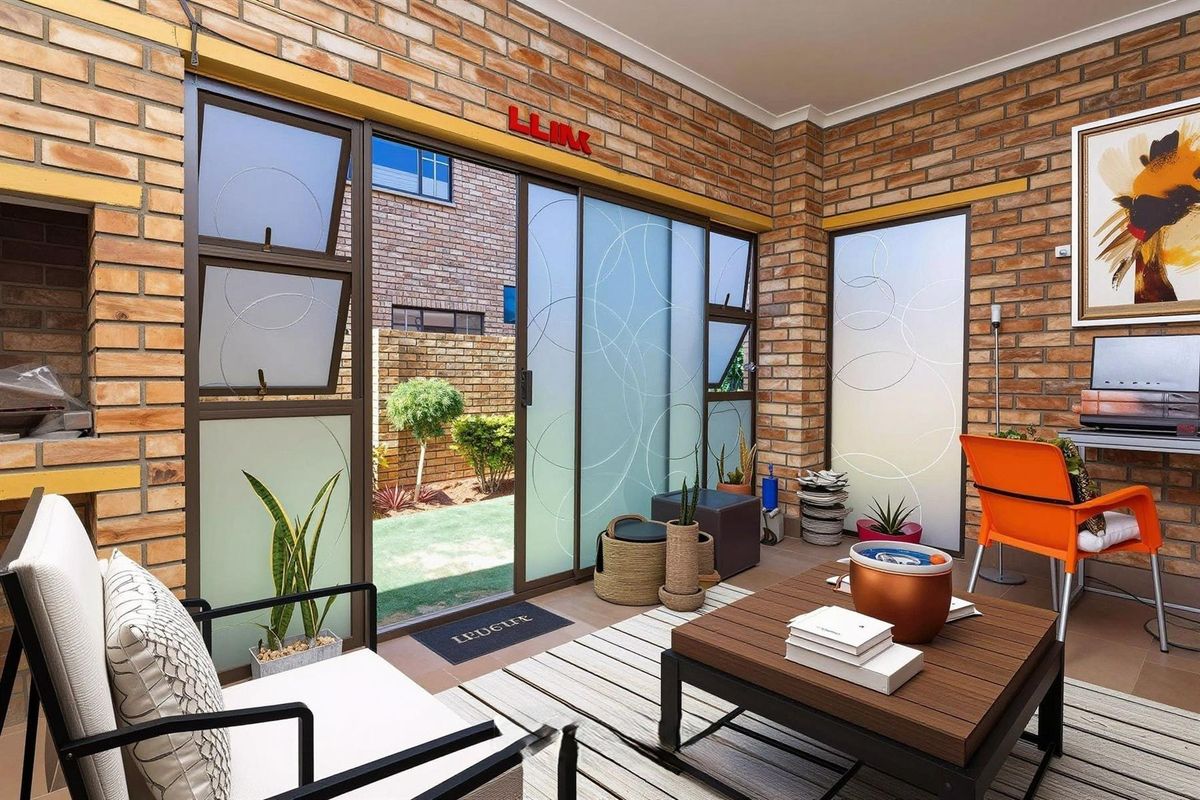 For Sale Spacious 152m2 Sectional Title | 3 Bed, 3 Bath | Double Garage - Photo 5