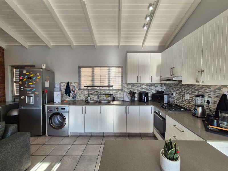 Multiple rental income family home, Sormany rd, Durban. - Photo 10