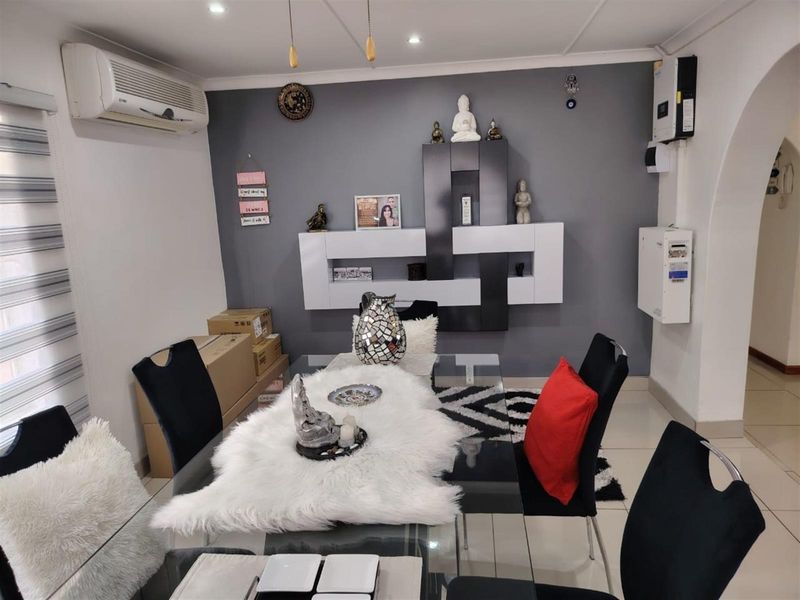 Stunning, Solidly Built Family Home in Dunveria, Pietermaritzburg, KwaZulu-Natal - Photo 7