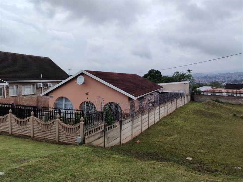 Stunning, Solidly Built Family Home in Dunveria, Pietermaritzburg, KwaZulu-Natal - Photo 2