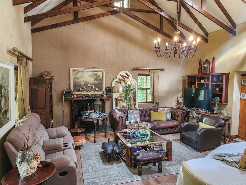 UNIQUE GREEN PASTURES HOME - Photo 7