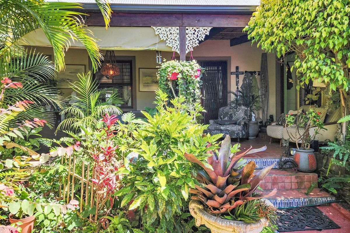 UNIQUE GREEN PASTURES HOME - Photo 3