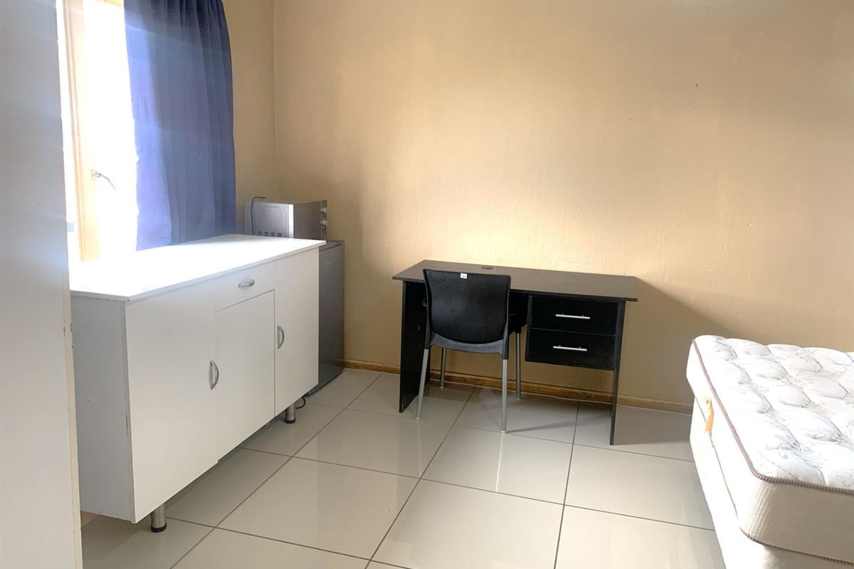 Apartment To Rent in Scottsville, Pietermaritzburg, KwaZulu Natal - Photo 2