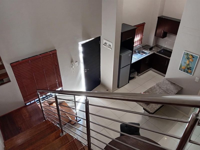 Stunning fully furnished apartment to rent with cleaning services fortnightly included in rental. - Photo 7