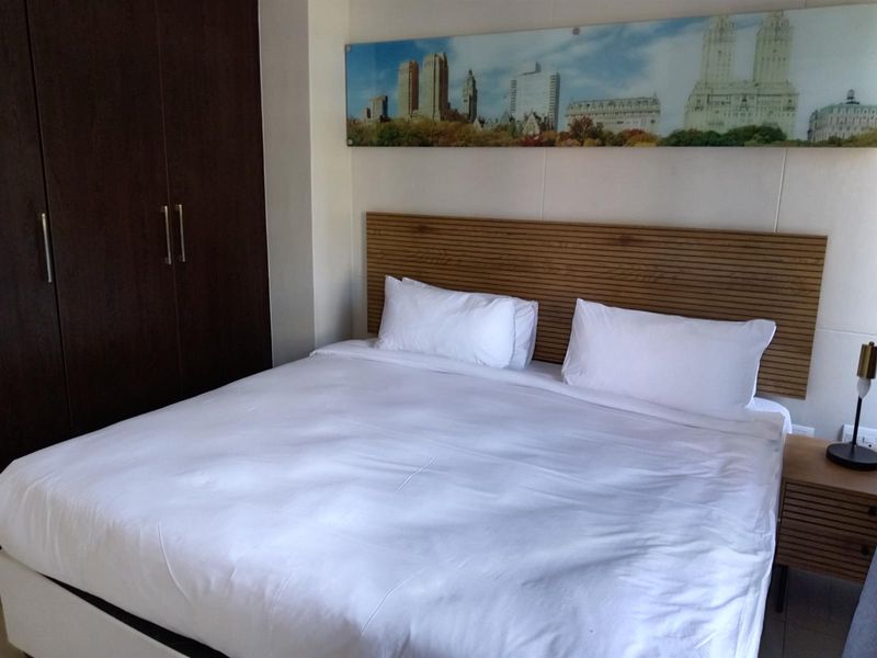 Stunning fully furnished apartment to rent with cleaning services fortnightly included in rental. - Photo 9