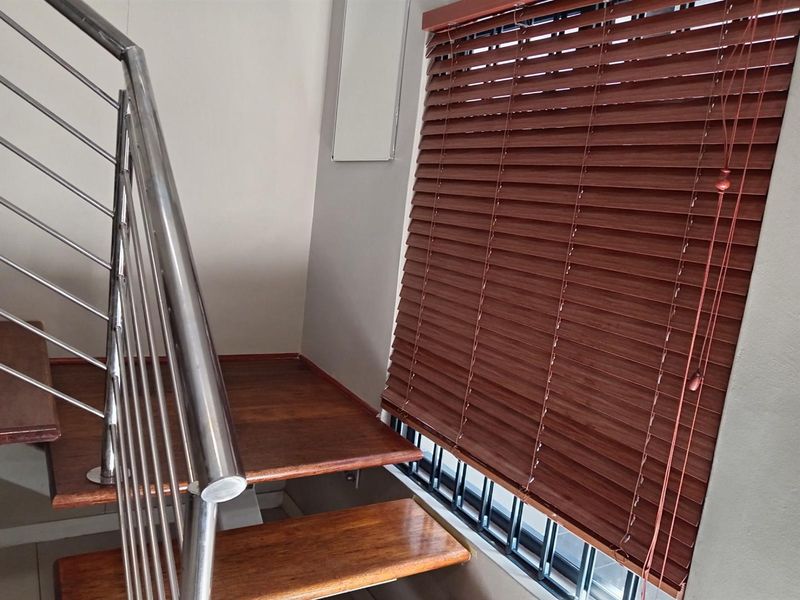 Stunning fully furnished apartment to rent with cleaning services fortnightly included in rental. - Photo 8