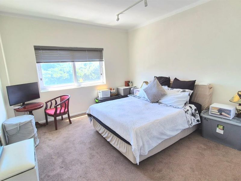 Modern Renovated 2-Bedroom Apartment with Sea Views | Ideal Short or Long-Term Rental Investment - Photo 8