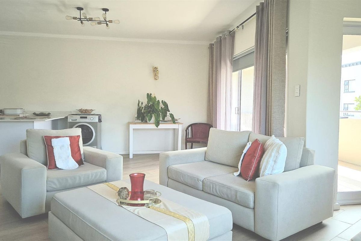 Modern Renovated 2-Bedroom Apartment with Sea Views | Ideal Short or Long-Term Rental Investment - Photo 5