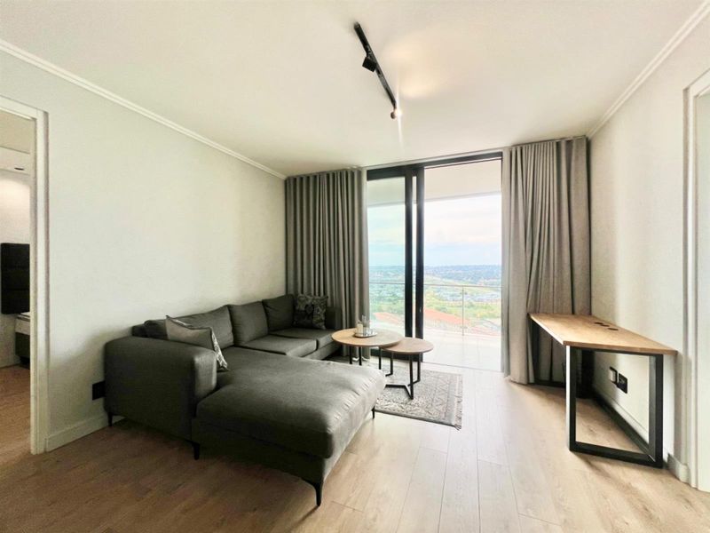 Deluxe  2-Bedroom Furnished Apartment at Ellipse Waterfall. - Photo 2