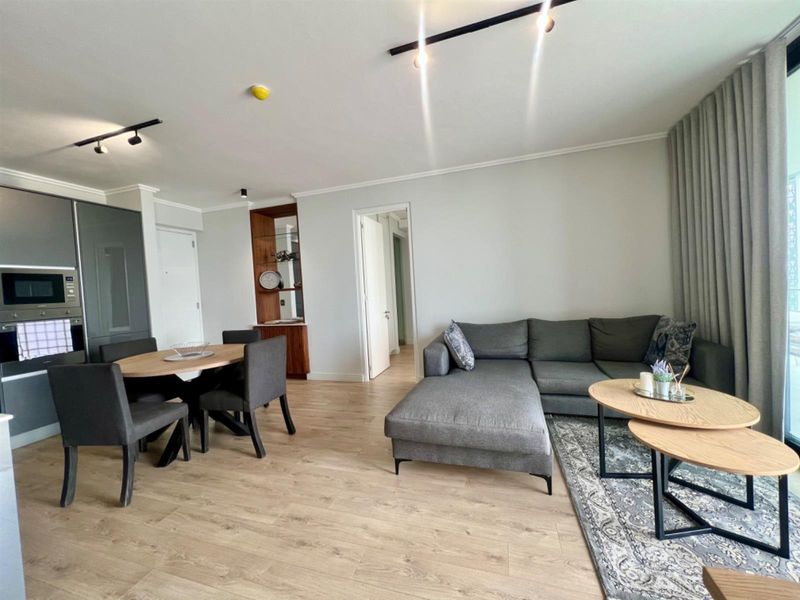 Deluxe  2-Bedroom Furnished Apartment at Ellipse Waterfall. - Photo 7