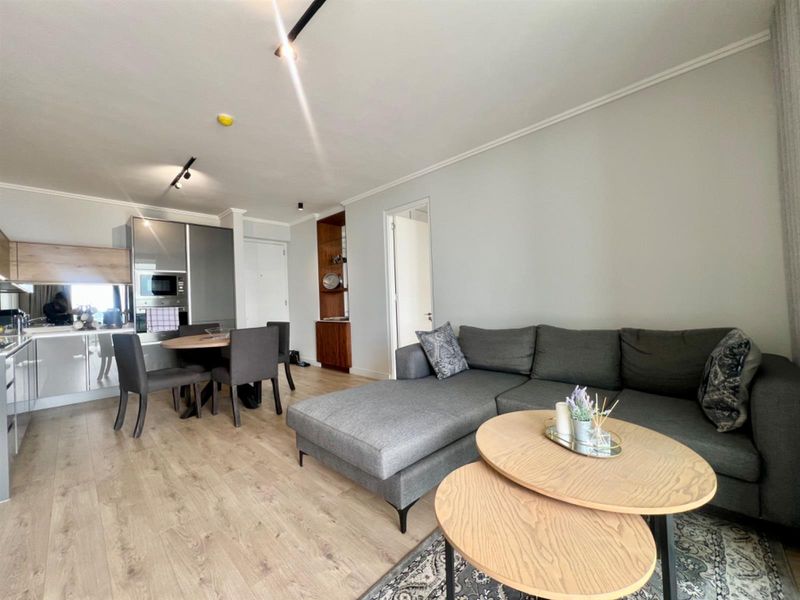 Deluxe  2-Bedroom Furnished Apartment at Ellipse Waterfall. - Photo 3