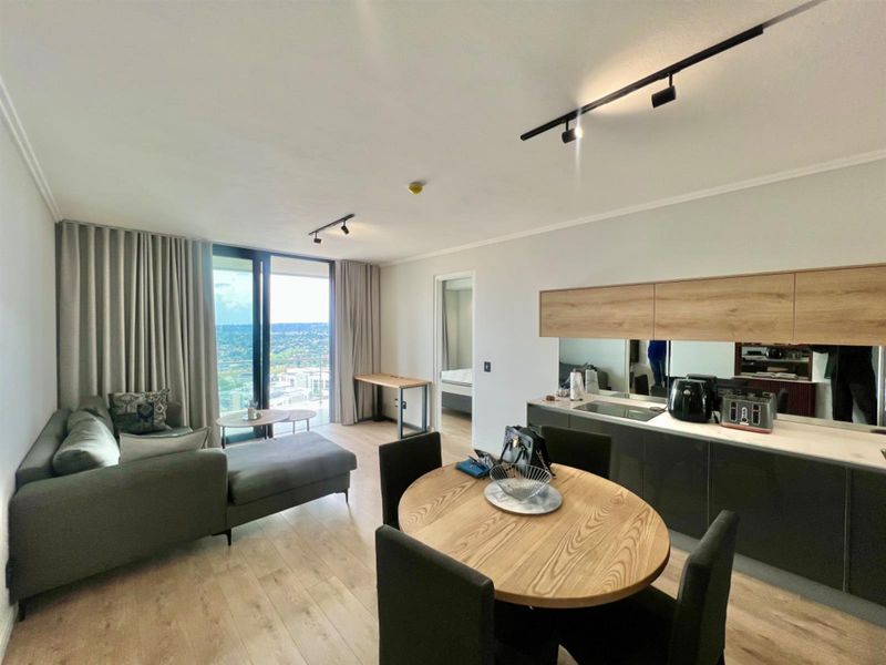 Deluxe  2-Bedroom Furnished Apartment at Ellipse Waterfall. - Photo 1