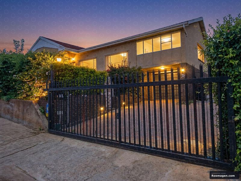 Spacious family home with workshop in sought after neighbourhood - Photo 2