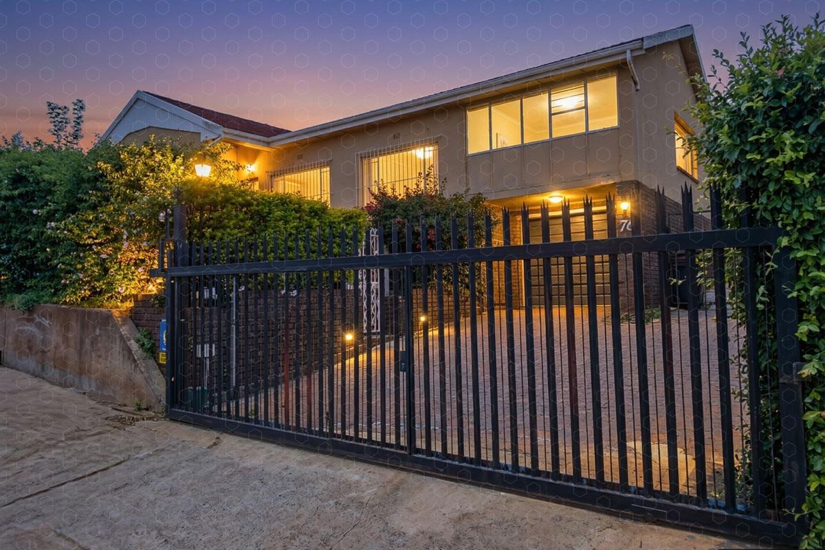 Spacious family home with workshop in sought after neighbourhood - Photo 2