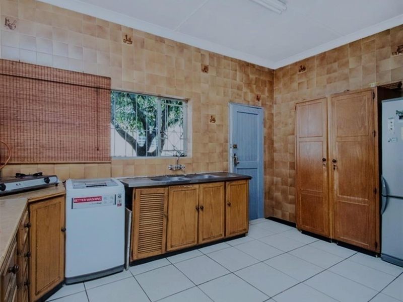 Spacious family home with workshop in sought after neighbourhood - Photo 7