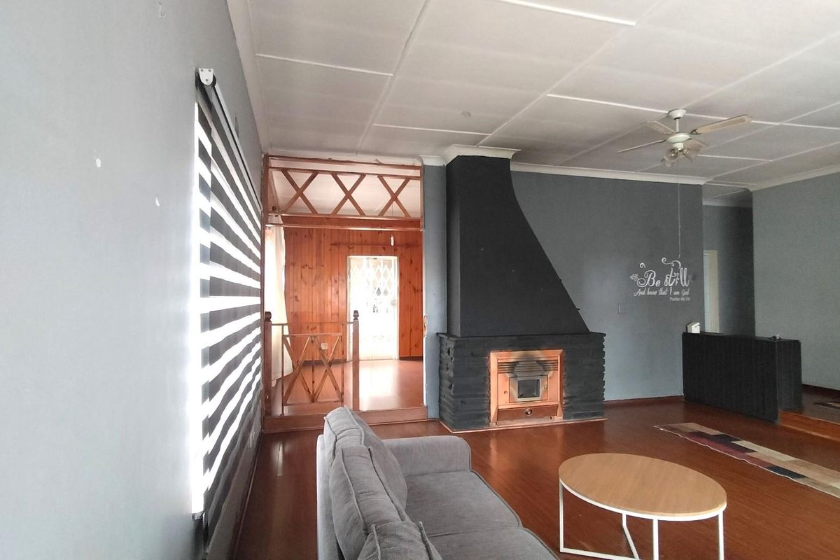 Spacious family home with workshop in sought after neighbourhood - Photo 3