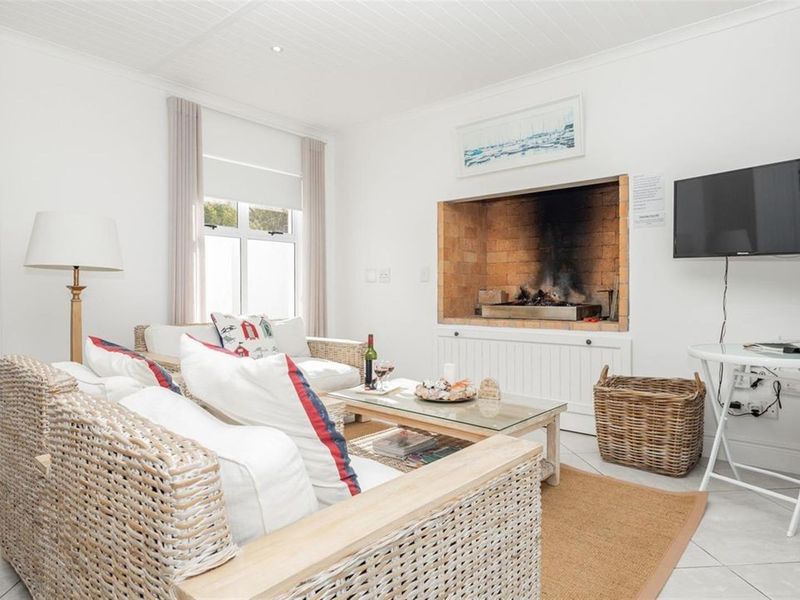 A Struisbaai Coastal Retreat here the Ocean Becomes Part of Your Everyday Life - Photo 7