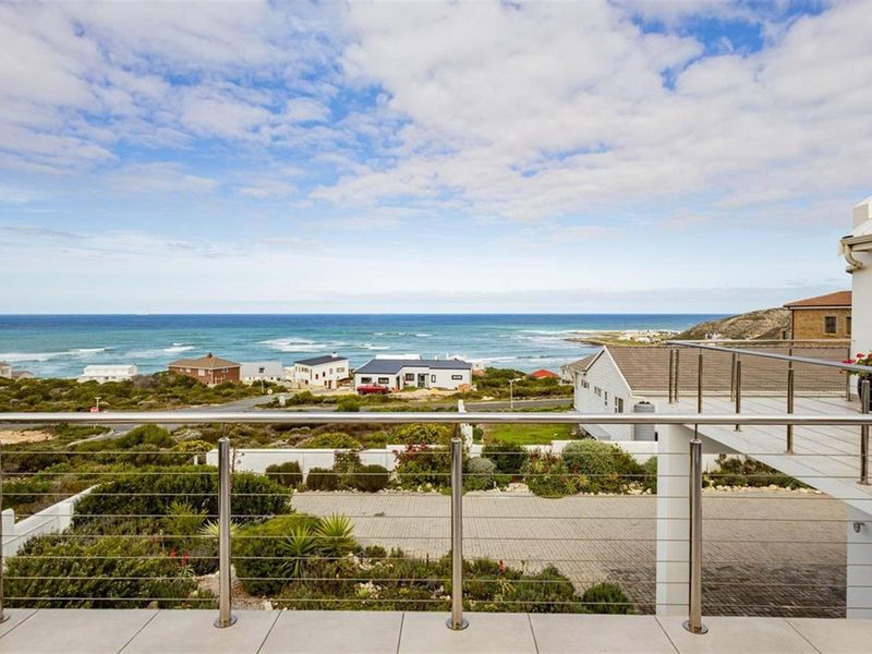 A Struisbaai Coastal Retreat here the Ocean Becomes Part of Your Everyday Life - Photo 2