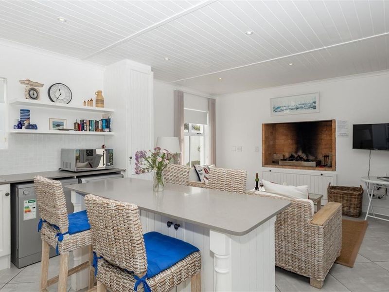 A Struisbaai Coastal Retreat here the Ocean Becomes Part of Your Everyday Life - Photo 5