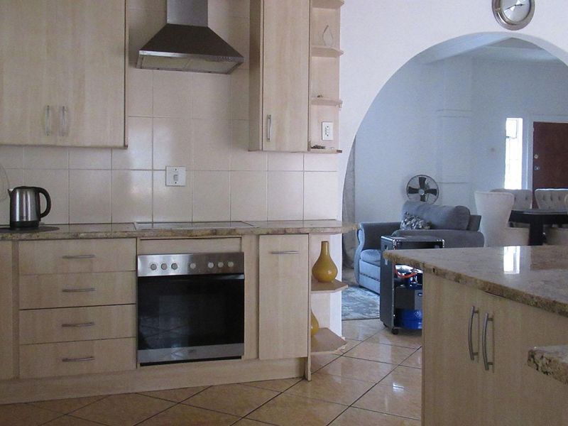 House For Sale in Florida Roodepoort - Photo 3