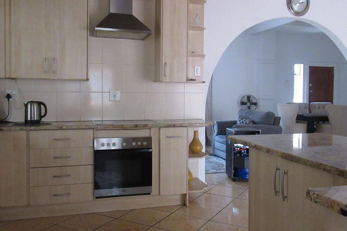 House For Sale in Florida Roodepoort - Photo 3