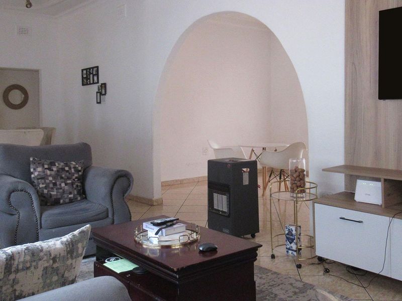 House For Sale in Florida Roodepoort - Photo 8