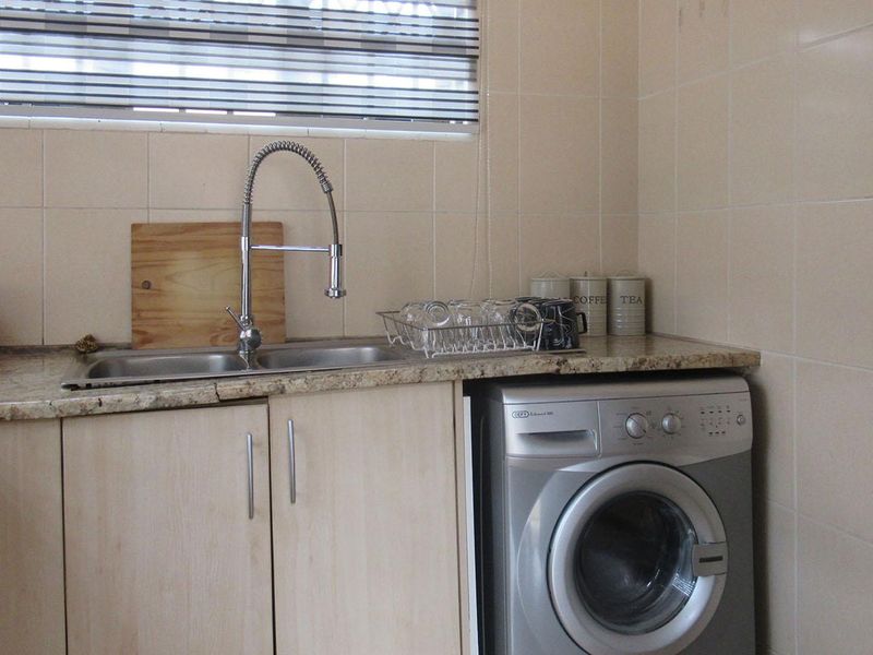 House For Sale in Florida Roodepoort - Photo 4