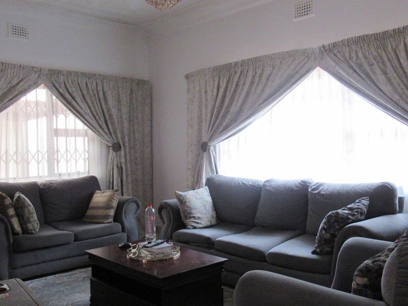 House For Sale in Florida Roodepoort - Photo 6