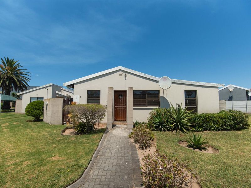 Modern, Newly Renovated 2-Bedroom Home | Oakdene Complex, Overbaakens - Photo 3