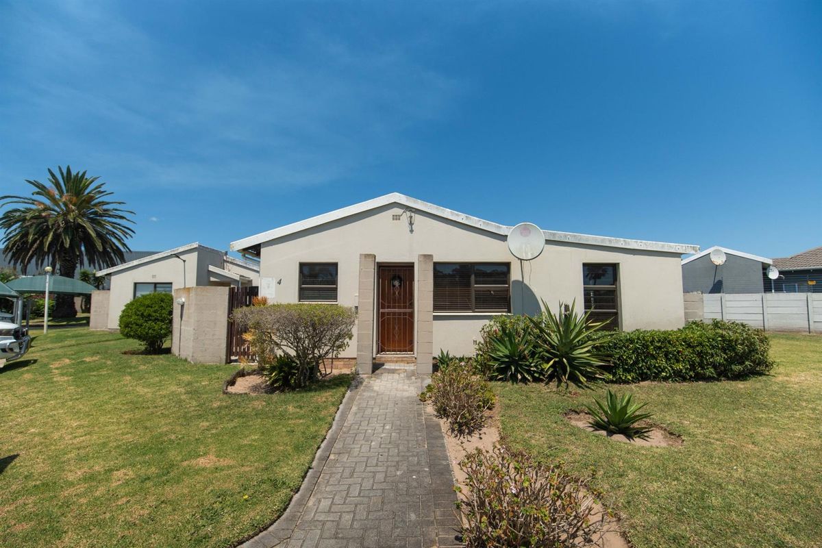 Modern, Newly Renovated 2-Bedroom Home | Oakdene Complex, Overbaakens - Photo 3