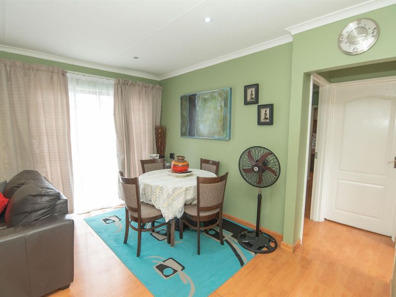 3 Bedroom Overbaakens Freestanding property for under R1mill - Photo 9