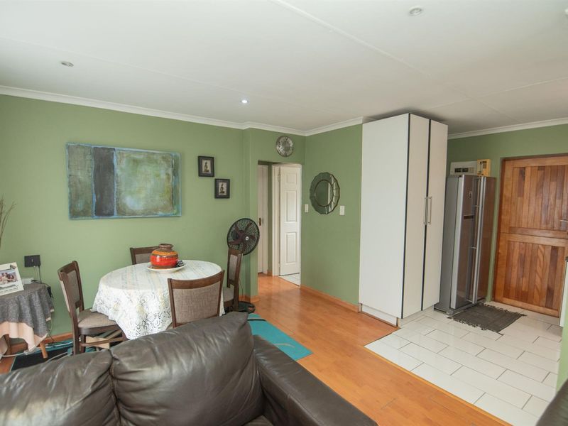 3 Bedroom Overbaakens Freestanding property for under R1mill - Photo 8