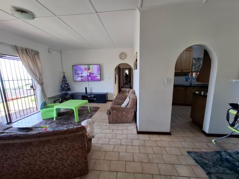 House For Sale in Oslo Beach, Port Shepstone, KwaZulu Natal - Photo 6