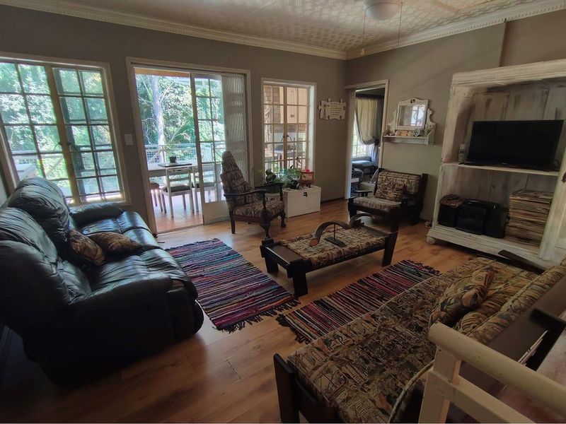 Townhouse For Sale in Ifafi, Hartbeespoort, North West - Photo 10