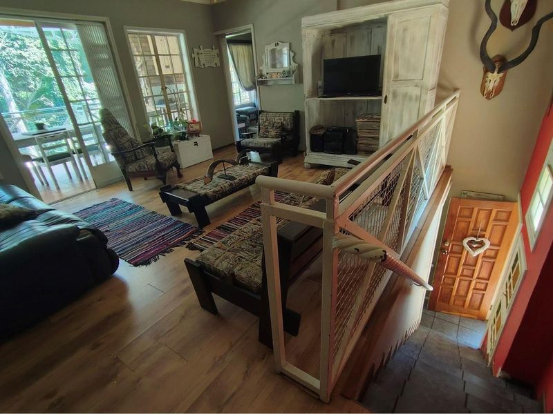 Townhouse For Sale in Ifafi, Hartbeespoort, North West - Photo 9
