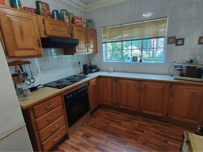 Townhouse For Sale in Ifafi, Hartbeespoort, North West - Photo 5
