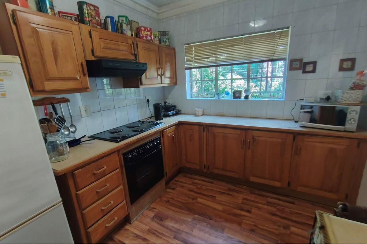 Townhouse For Sale in Ifafi, Hartbeespoort, North West - Photo 5