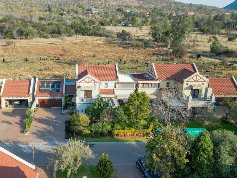 Perfect 4 Bedroom Home in Picturesque Complex in Meerhof - Photo 10