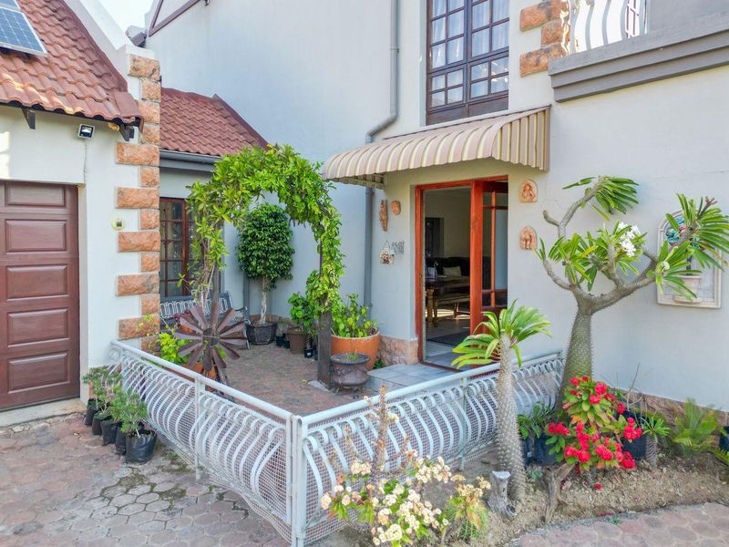Perfect 4 Bedroom Home in Picturesque Complex in Meerhof - Photo 6