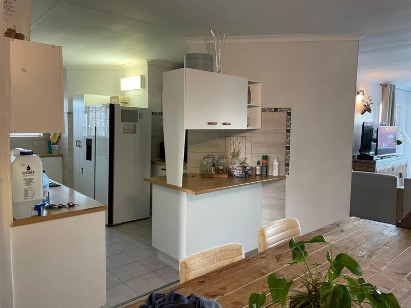 Beautiful spacious house with a view in a cul-de-sac. - Photo 4