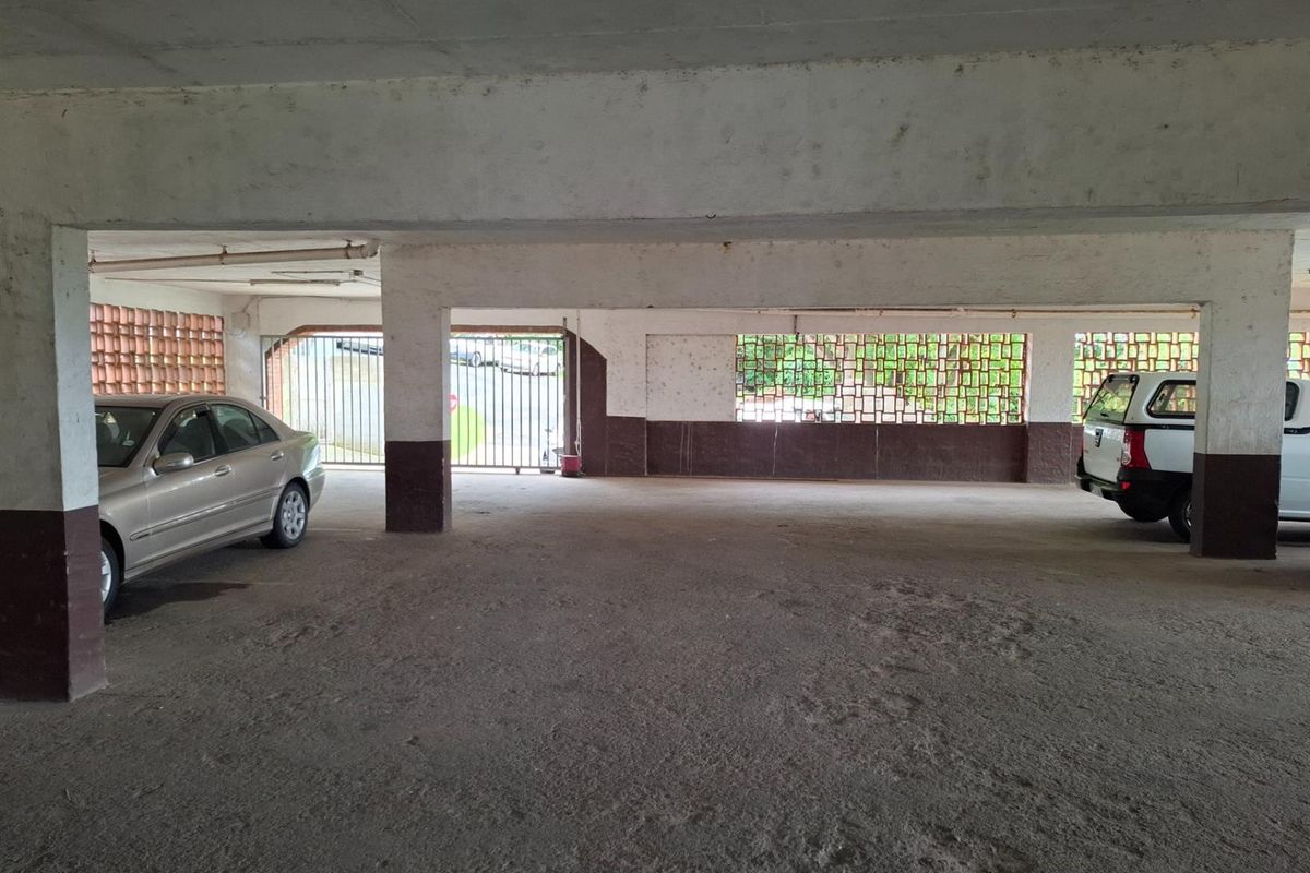 1 Bedroom apartment, central Port Shepstone - Photo 2