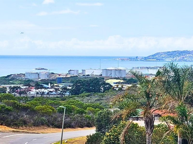 Elevated Coastal Living in Seemeeu Park, Mossel Bay - Photo 4